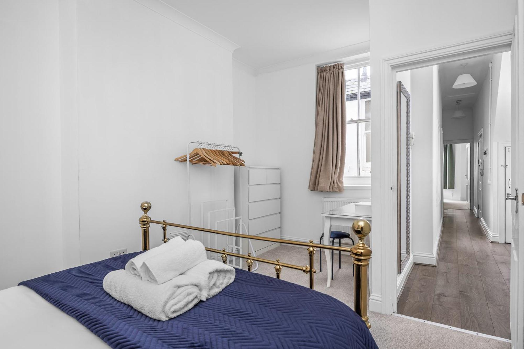 2 Bedroom Flat - With King Sized Beds, Netflix And Sky - Perfect For Contractors, Vacation Guests Or Those Relocating 布赖顿 外观 照片